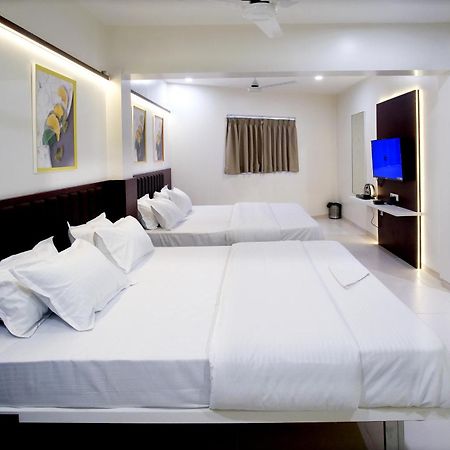 Hotel Haldi ナーシク エクステリア 写真