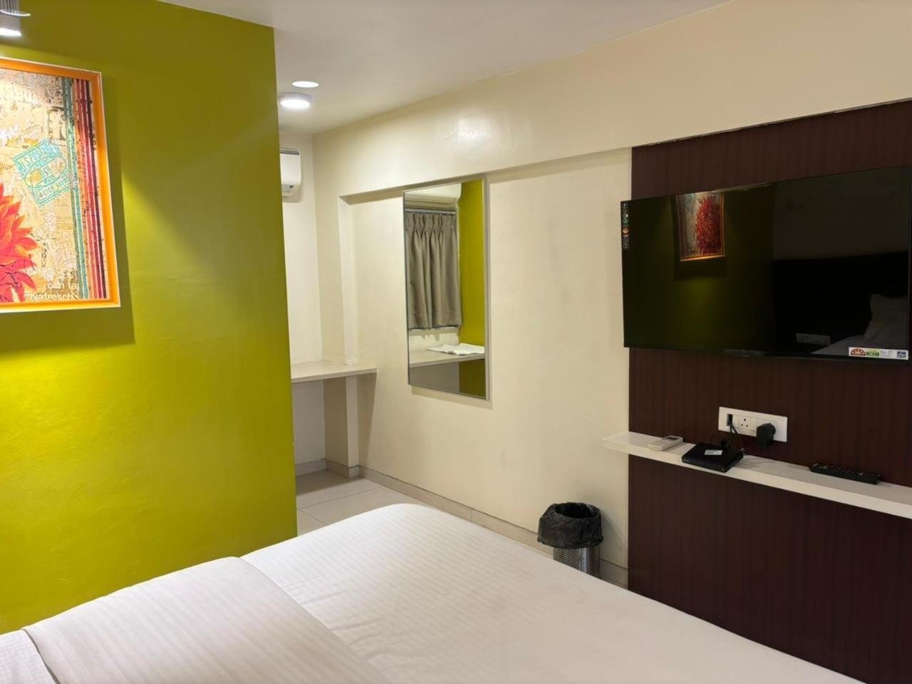 Hotel Haldi ナーシク エクステリア 写真