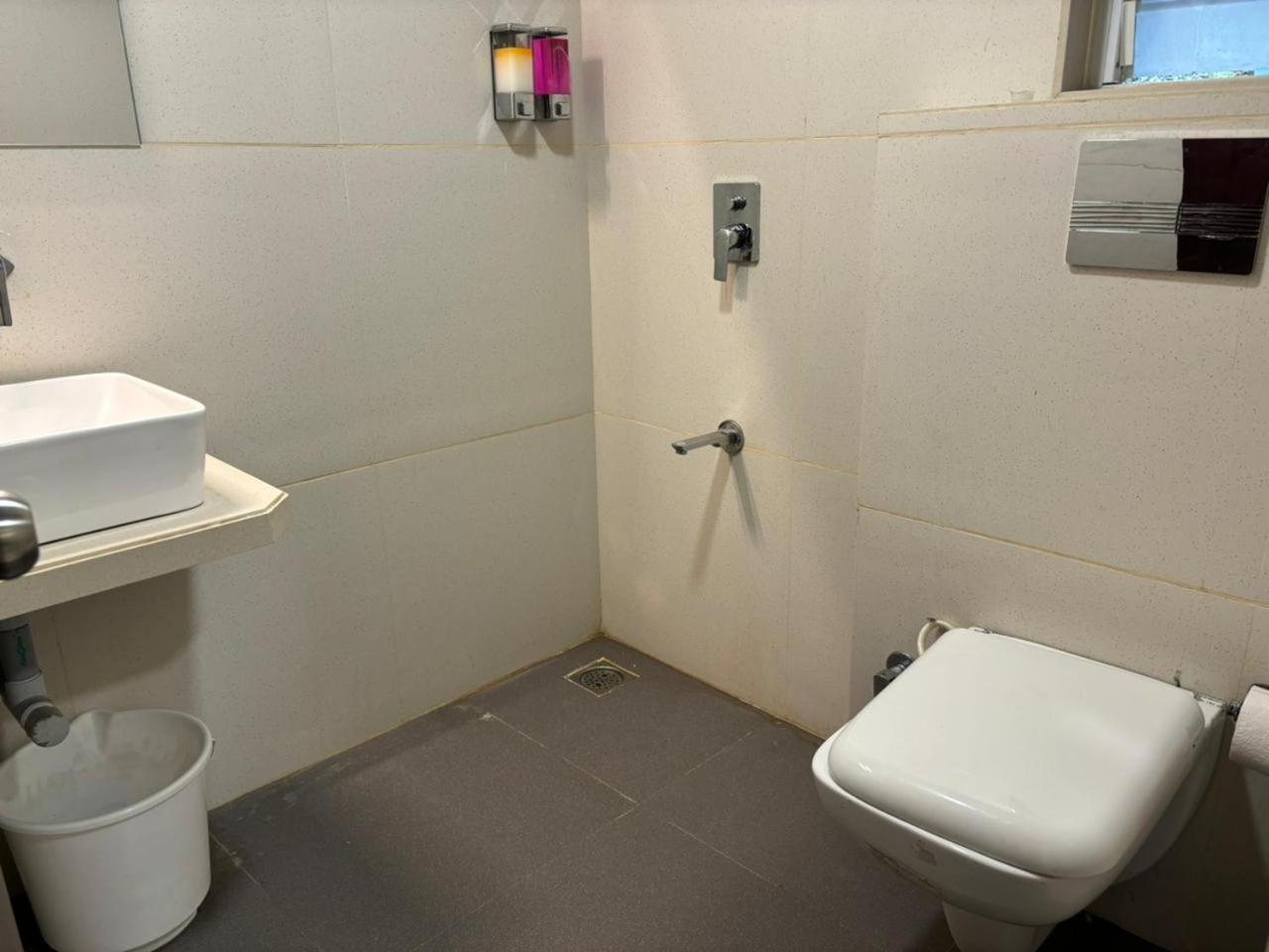 Hotel Haldi ナーシク エクステリア 写真